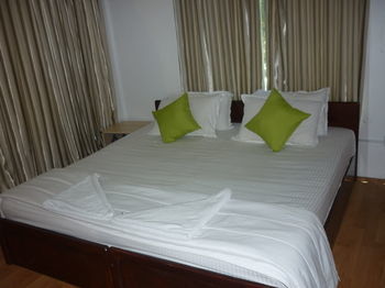 Batuta Maldives Surf View Hotel Thulusdhoo Ngoại thất bức ảnh